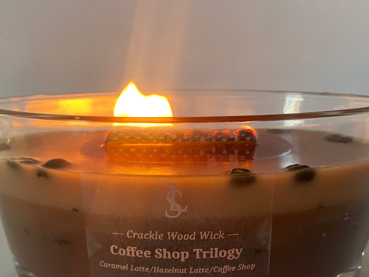 Coffee Shop Trilogy Large Ellipse 520g Crackle Wood Wick Candle