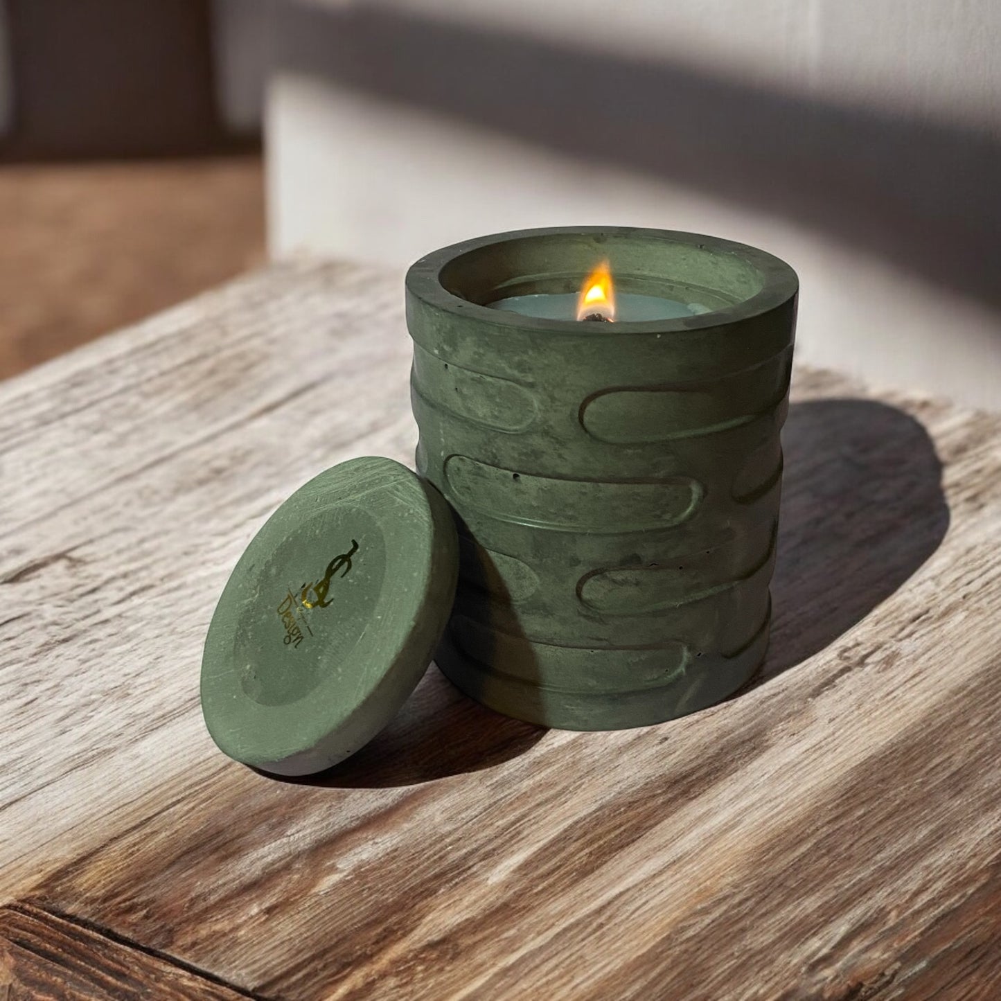 black modern striped candle jar woooden flame