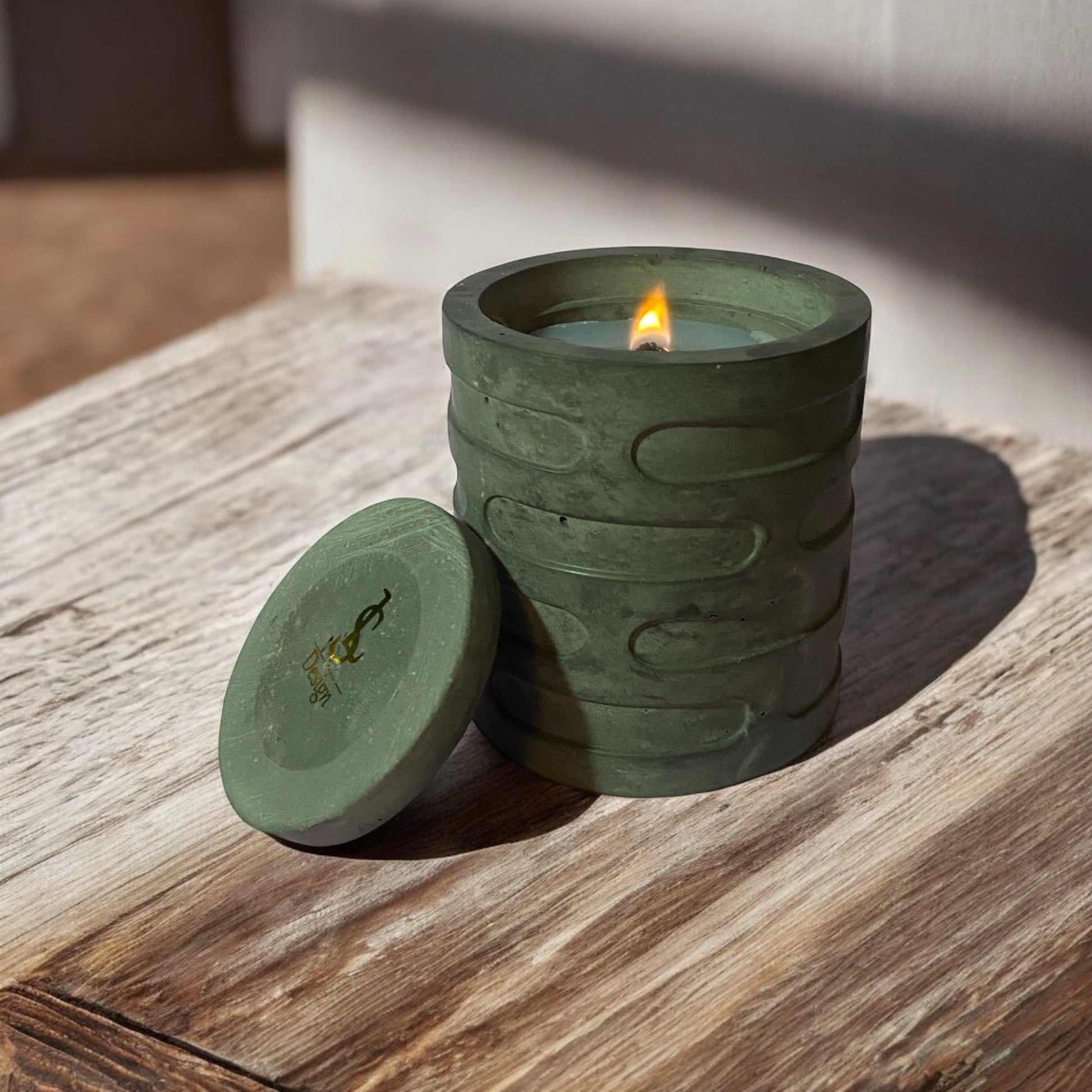 black modern striped candle jar woooden flame